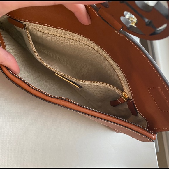 -HP- Tory Burch Cuoio Miller Clutch - Picture 8 of 8